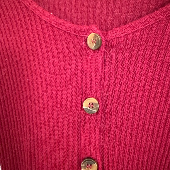 Garage Long Sleeves Burgundy Crop Top - Picture 2 of 4